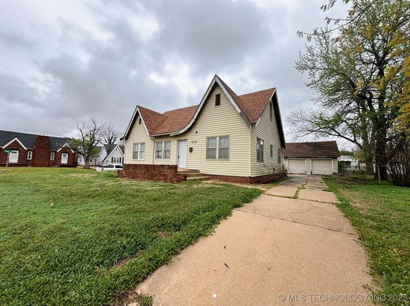 1924 W Owen K Garriott Rd, Enid, OK 73703