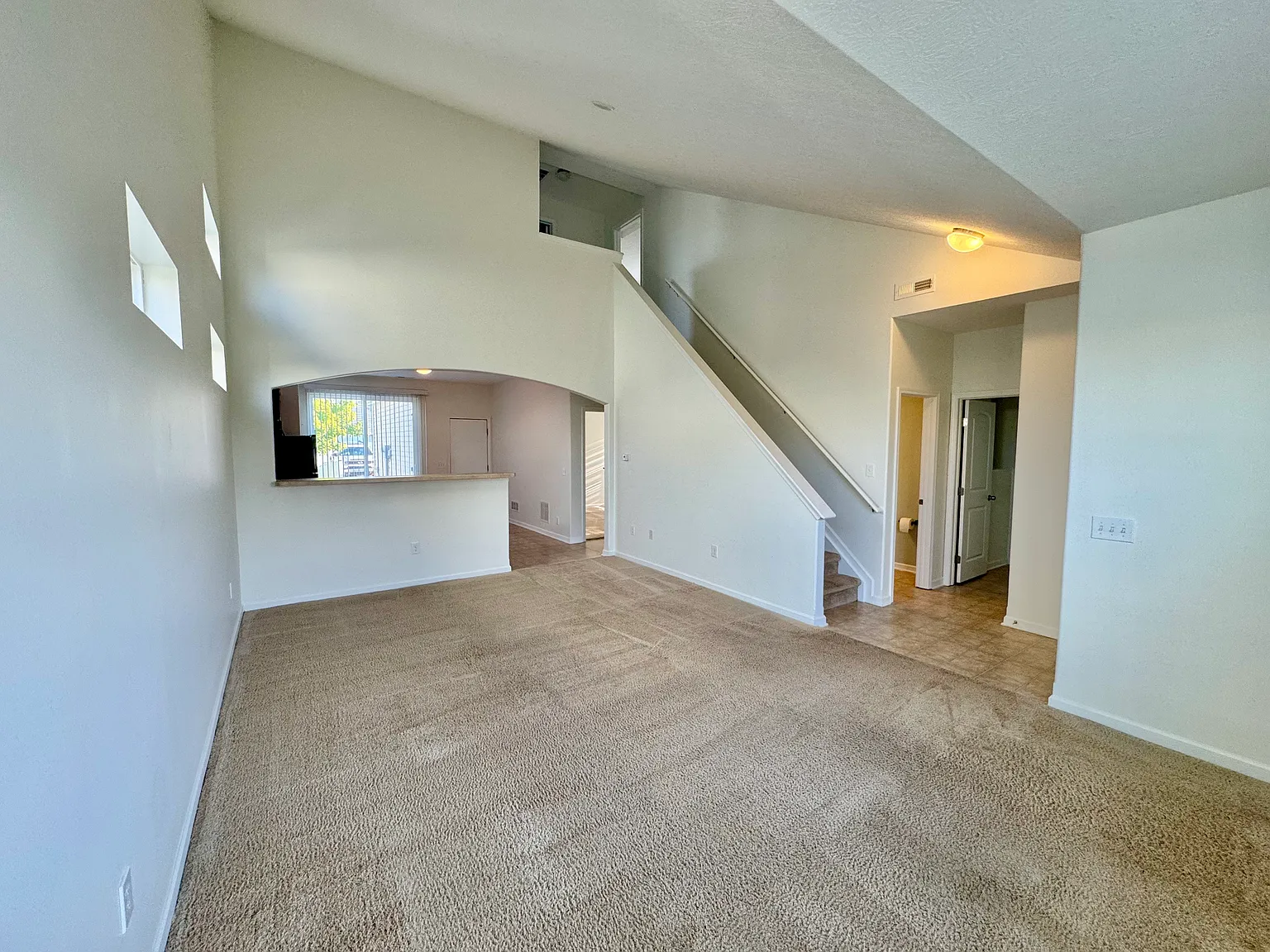 3 bed, 2.5 bath, 1428 sqft, $2,350 — Photo 4