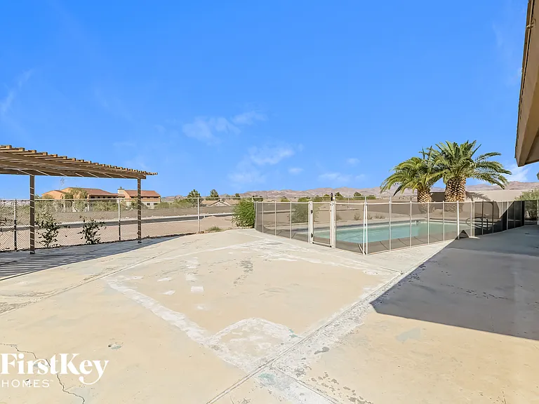 518 E Fairway Rd — Photo 14