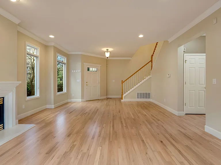6215 101st Ct NE — Photo 2