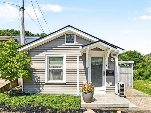 617 Shaw Ln, Frankfort, KY 40601