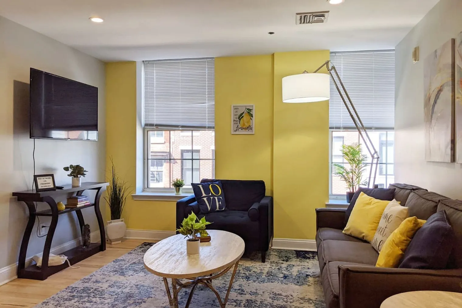 1 bed, 1.0 bath, 6458 sqft, $5,762 — Photo 4