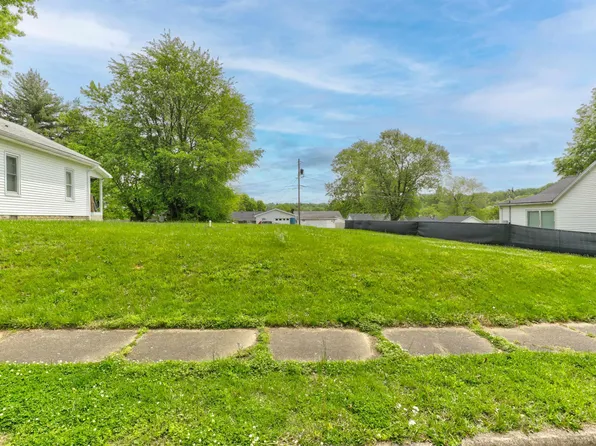 422 13th St, Tell City, IN 47586