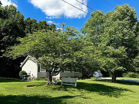 5th image of 443 Cornerstone Dr