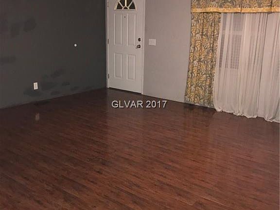 3rd image of 127 Sir George Dr
