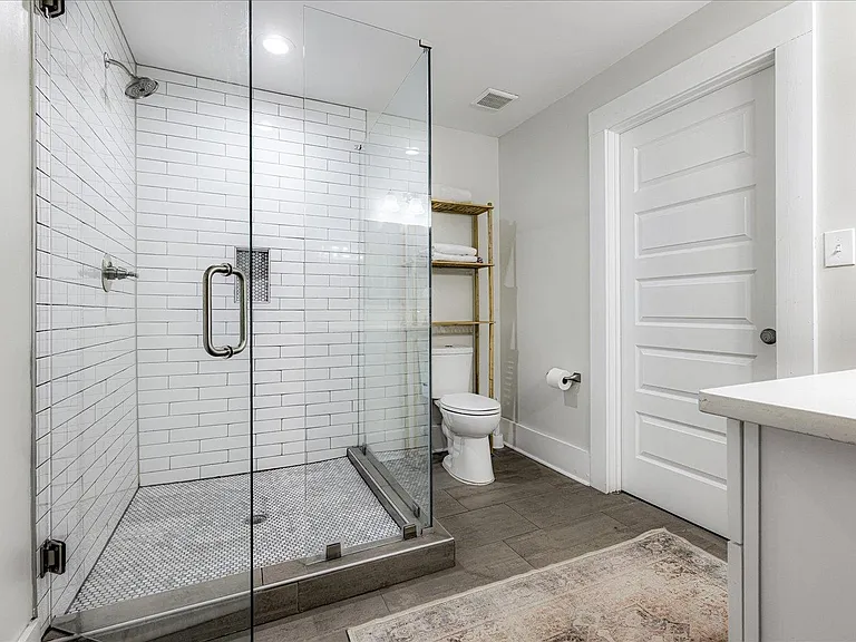 729 N Willett St — Photo 18