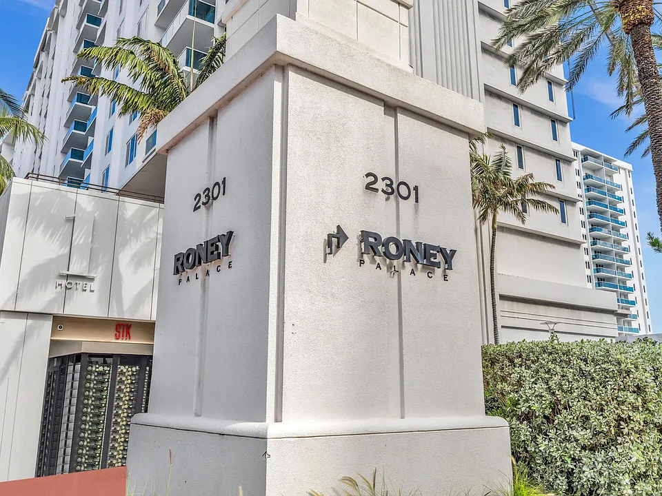 2301 Collins Ave #1543