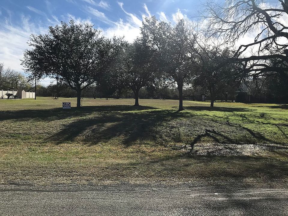 1st image of 309 Kingwood Forest Dr