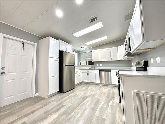 4th image of 2612 MCDANIEL DRIVE