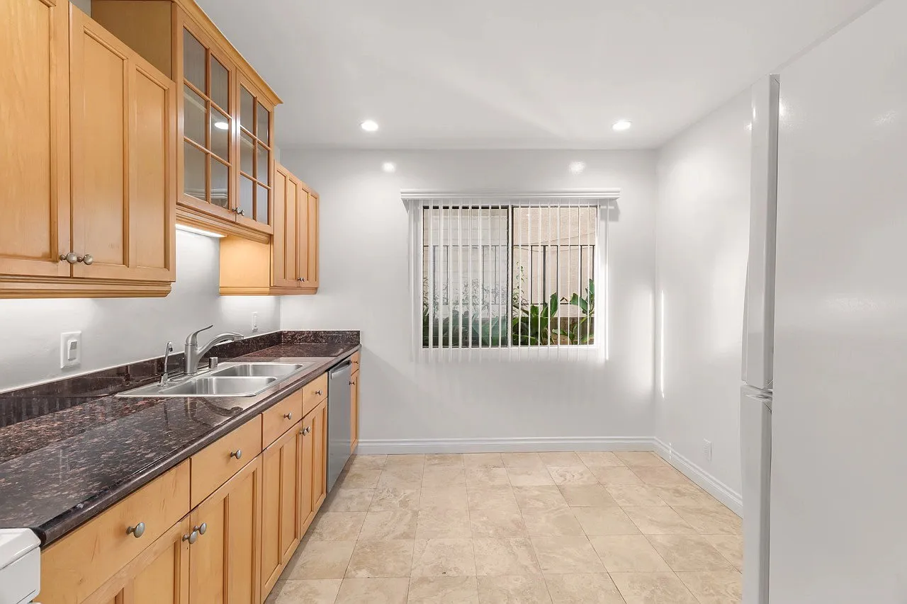 2 bed, 1.0 bath, $2,695 — Photo 3