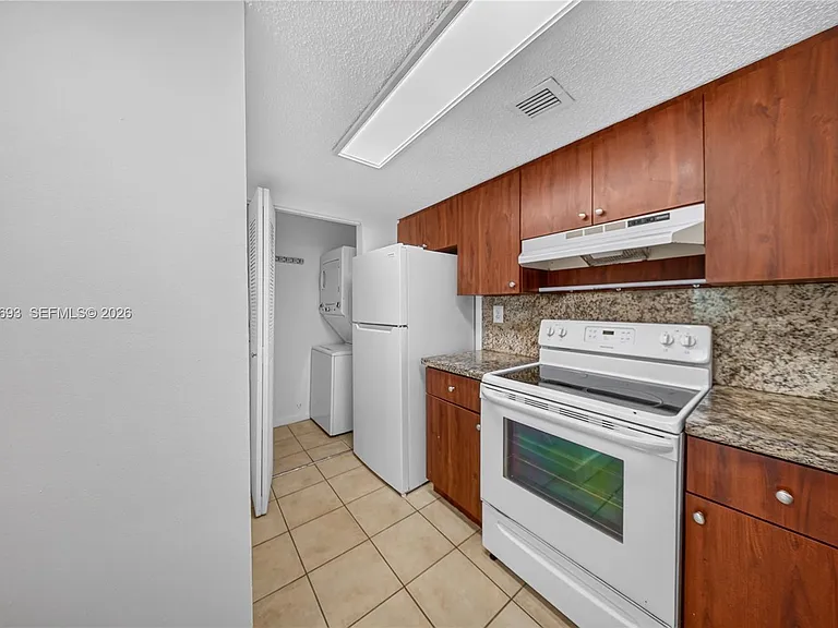 7195 NW 179th St #109 — Photo 16