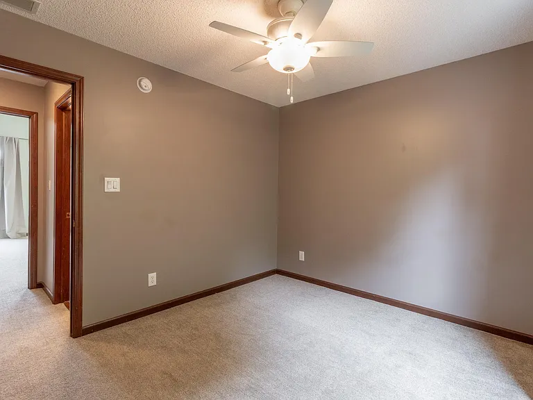 902 S Rainier Ct — Photo 30