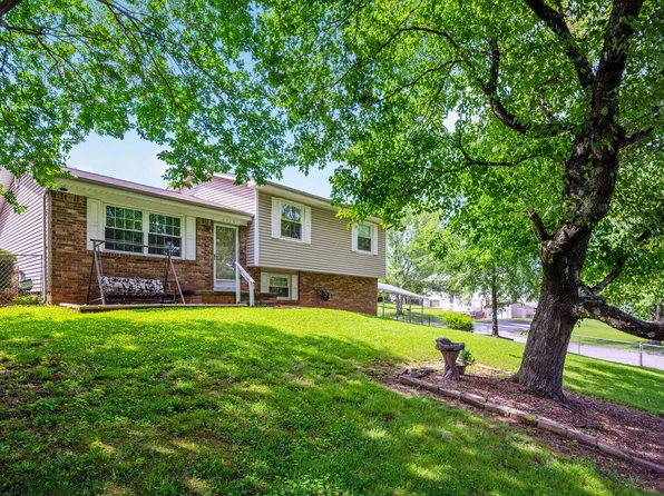 8979 Hensley Rd, Hixson, TN 37343