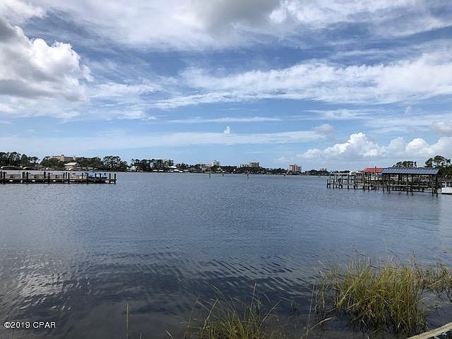 2nd image of 582 Lagoon Oaks Dr