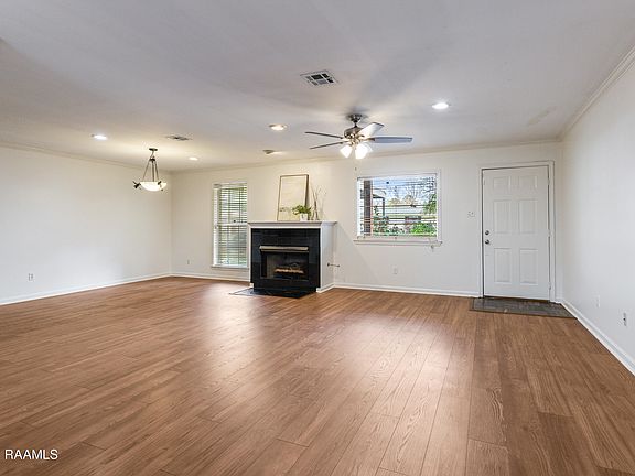 4th image of 412 Normandy Rd