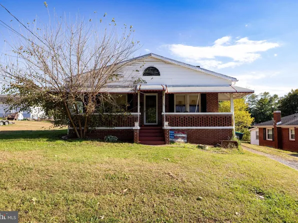 34 Oflinn St, Luray, VA 22835