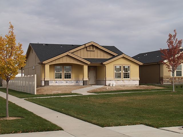 809 E. Lockhart Lane