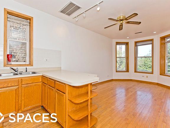 3rd image of 1832 N Wood St APT 3F