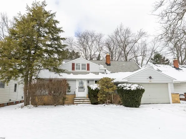 5209 E Farnhurst Rd, Lyndhurst, OH 44124