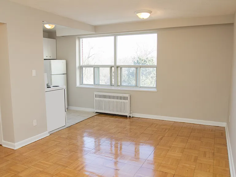 65 Windermere Ave — Photo 4