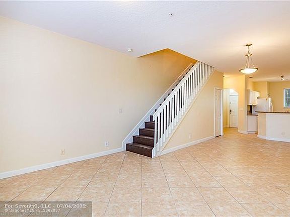 3rd image of 122 Bayfront Dr