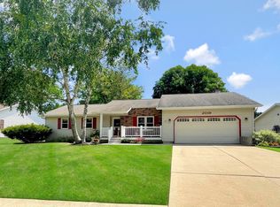 2019 Cimarron Dr, Freeport, IL 61032