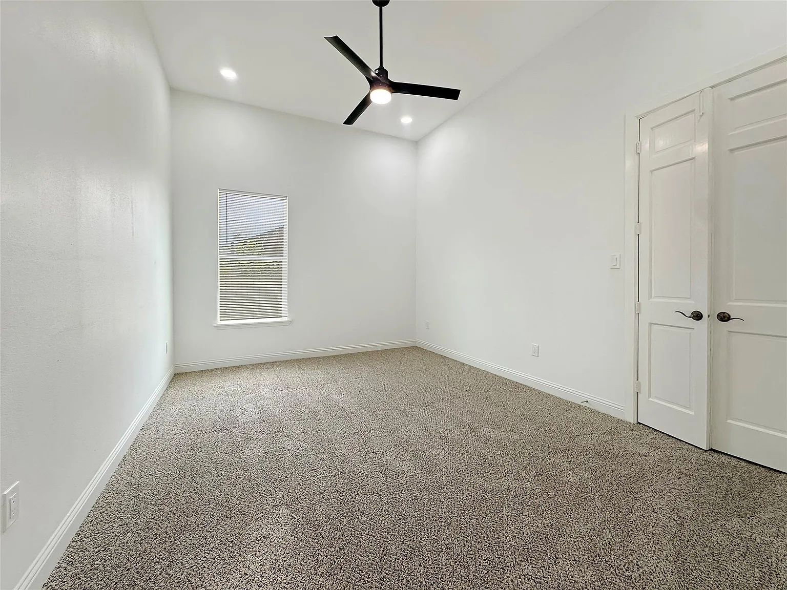 2 bed, 2.0 bath, 1083 sqft, $1,695 — Photo 4