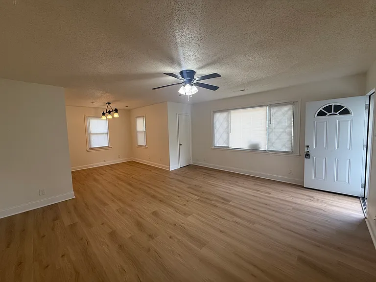 606 Greenmead Dr — Photo 4