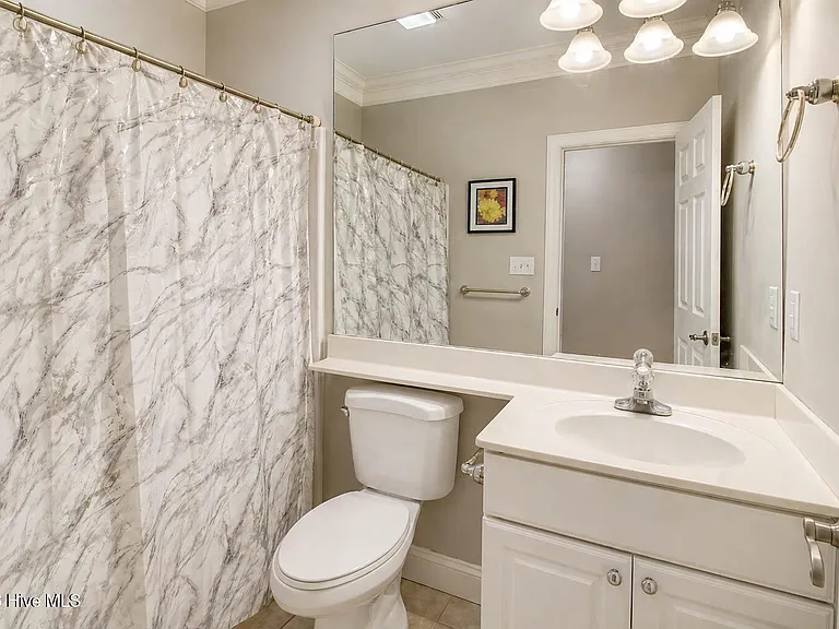 305 Holly Ln — Photo 39