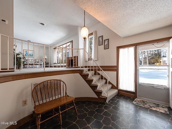 4th image of 1012 Ensworth Road NW