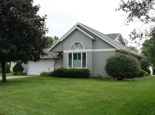 2839 Conestoga Ct, Columbus, IN 47203