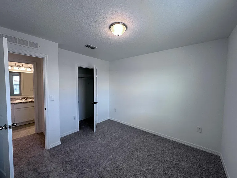 189 Mandovi St — Photo 35