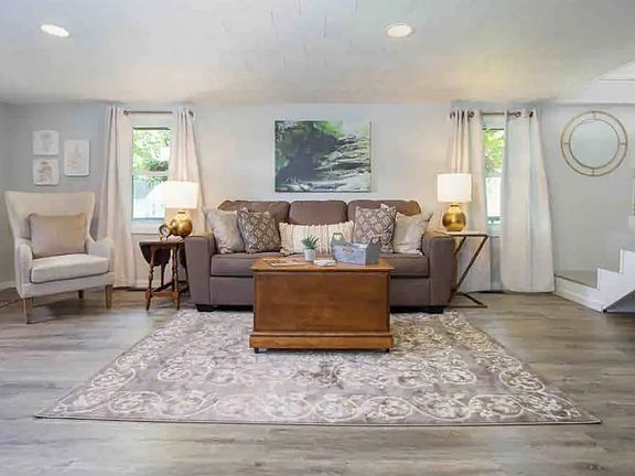 5th image of 716 Pearl Dr