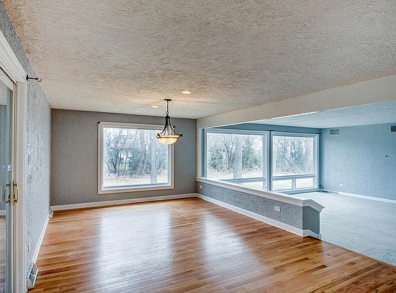 5th image of 2521 Country Club Dr