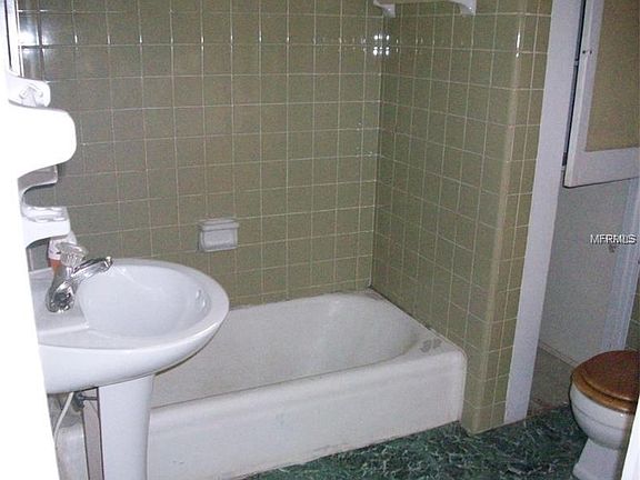 5th image of 810 E 25th St