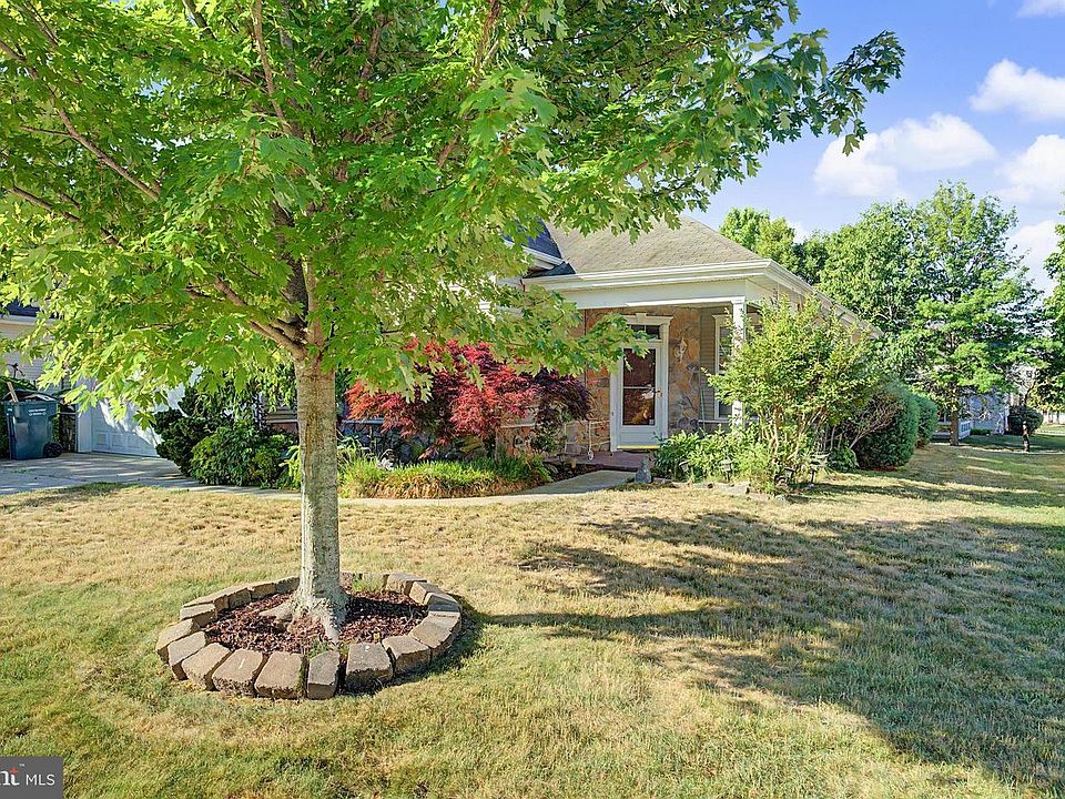 1st image of 42 Seagull Dr