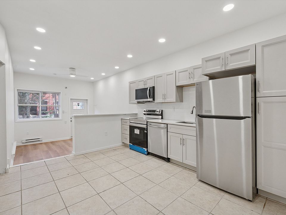 1st image of 2120 Christian St #1