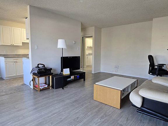 4th image of 1909 Salton Rd #129