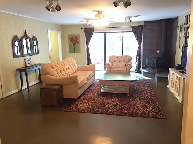 807 Pine Cir — Photo 11