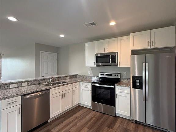 4th image of 701-703 N 2nd St