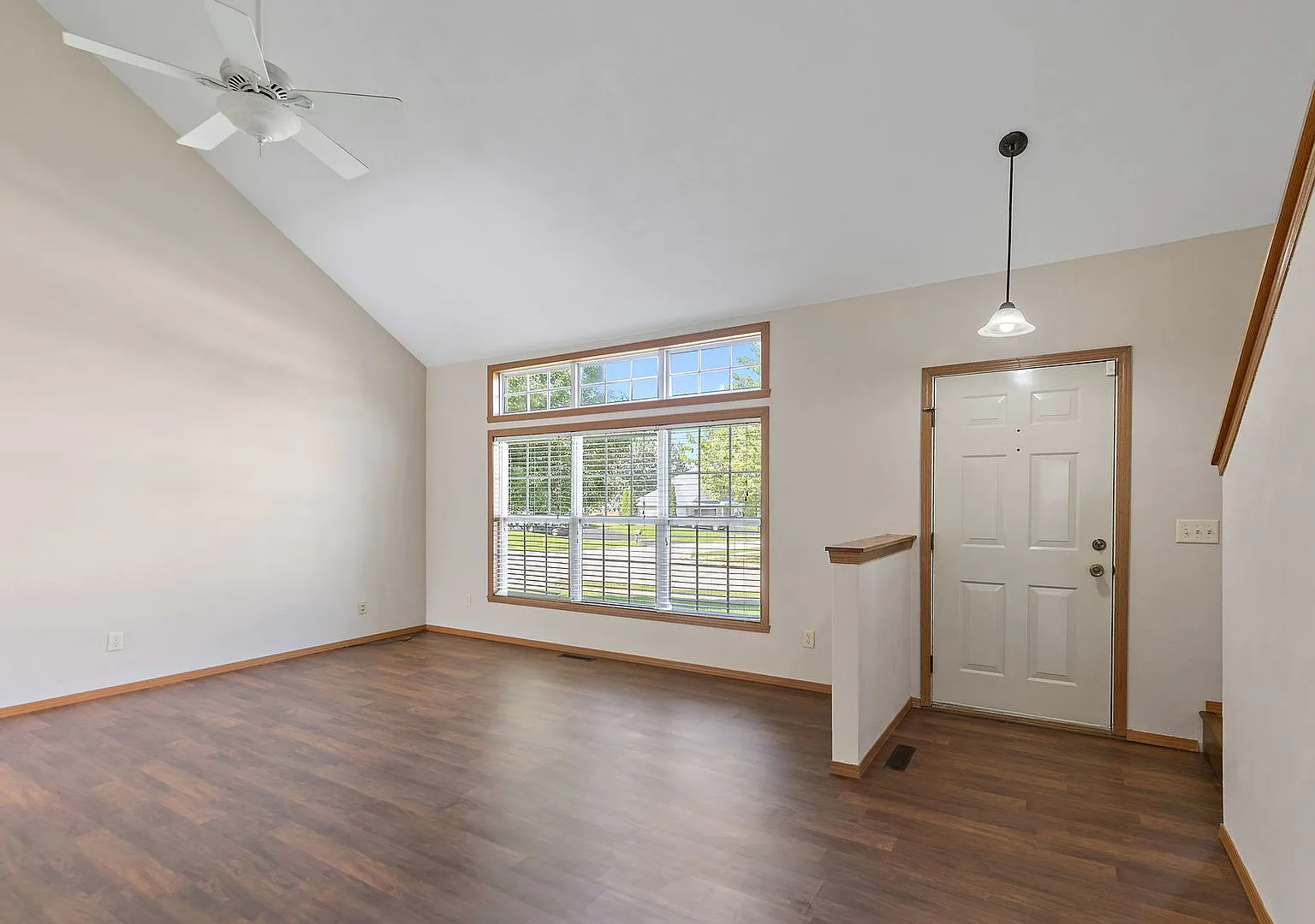 3 bed, 1.5 bath, 2000 sqft, $2,650 — Photo 4