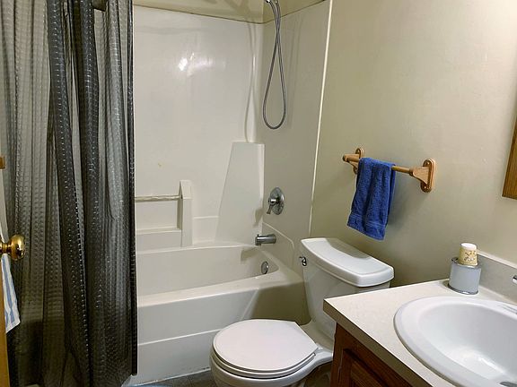 4th image of 200 Heatherwood Dr