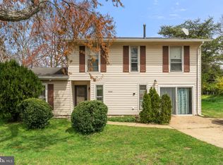 13704 Lynncroft Dr, Chantilly, VA 20151