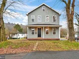 95 Wideawake St, Pine Grove, PA 17963