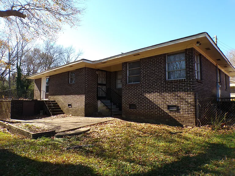 5709 Court H — Photo 16