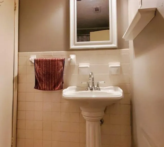 2205 Amy Ann St — Photo 18