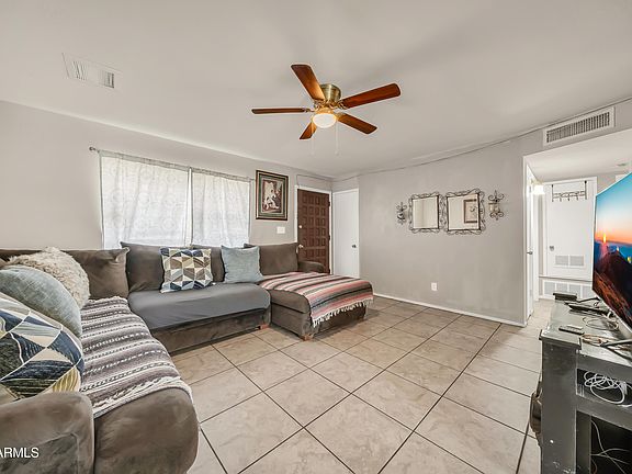 3rd image of 8933 W ROMA Avenue