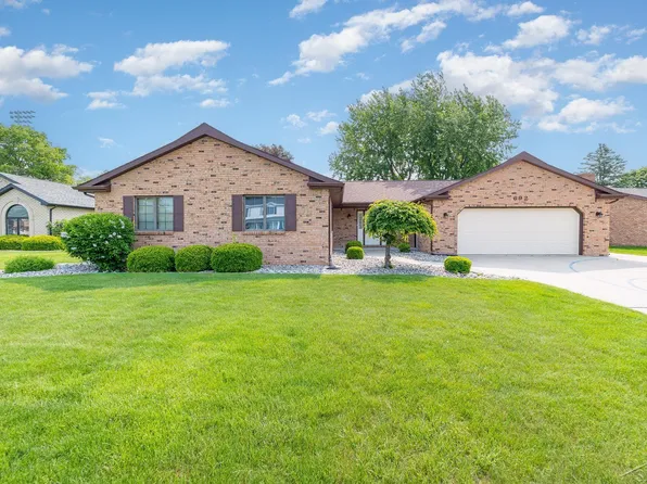 692 Pilgrim Dr E, Saginaw, MI 48638