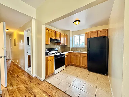 Rented by Astoria Realty | media 2