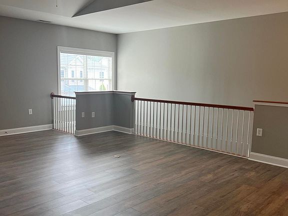 3rd image of 1909 Covengton Way